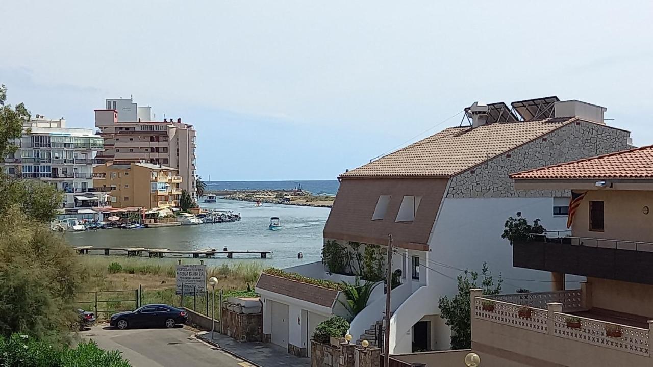 Estudio Roses Con Terraza, Vistas Canal Y Mar المظهر الخارجي الصورة